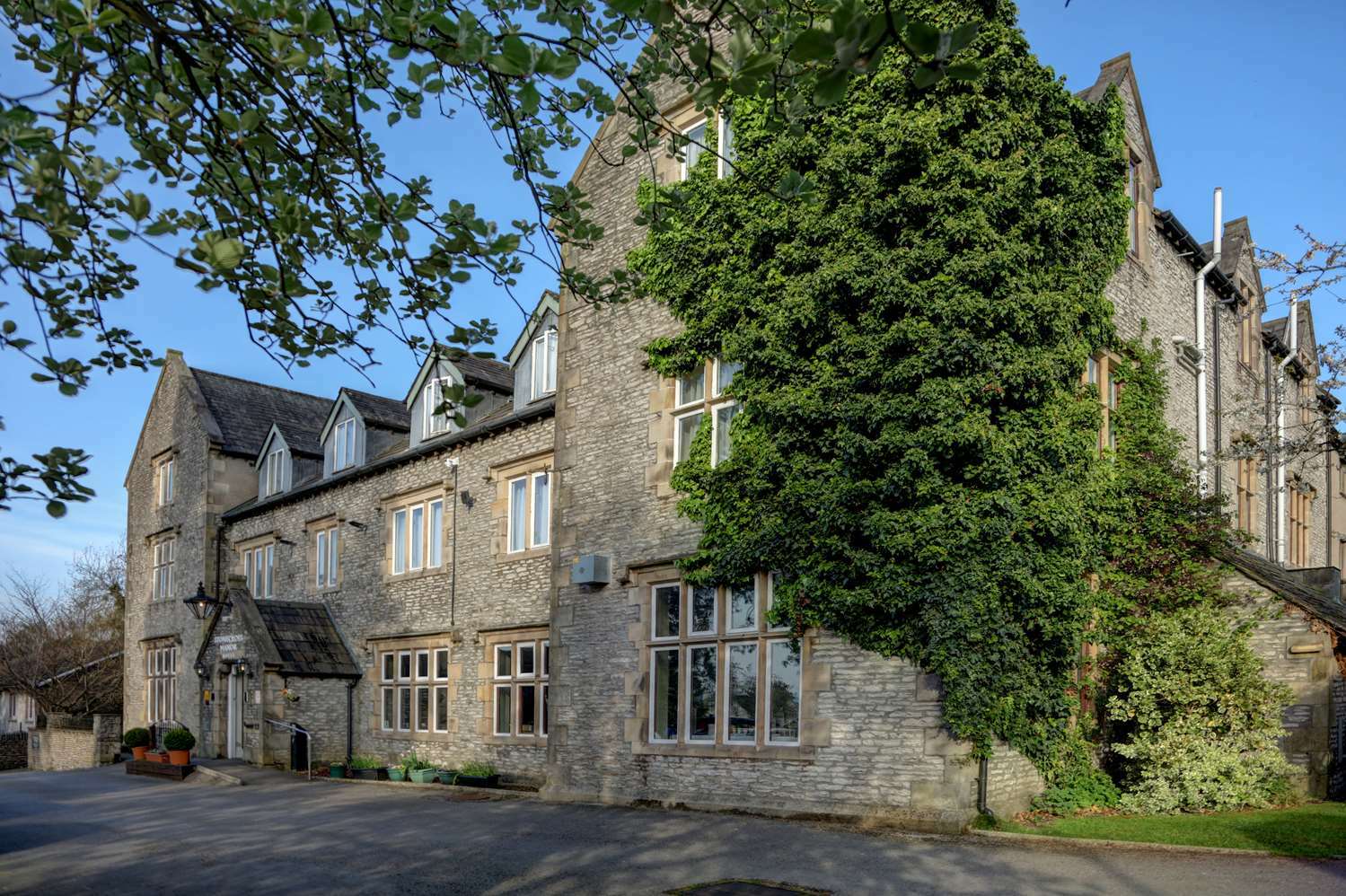 Stonecross Manor Hotel Kendal Exterior foto